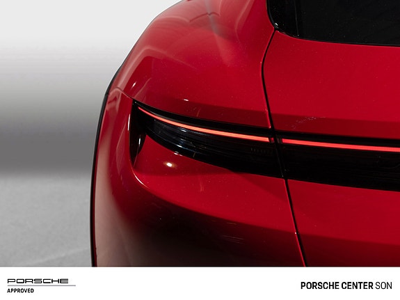 Porsche Taycan Cross Turismo 16 of 30