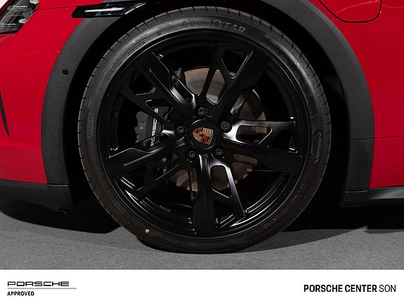 Porsche Taycan Cross Turismo 20 of 30