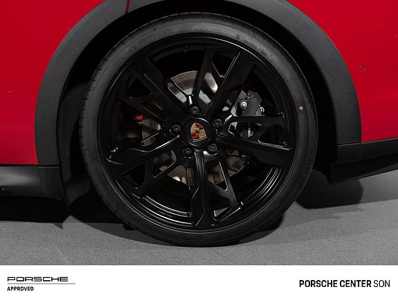 Porsche Taycan Cross Turismo 19 of 30