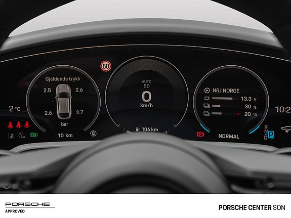 Porsche Taycan Cross Turismo 27 of 30