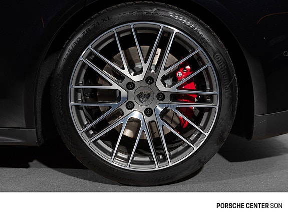 Porsche Panamera 23 of 30