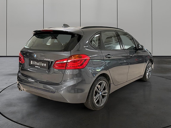 BMW 225xe 5 of 5