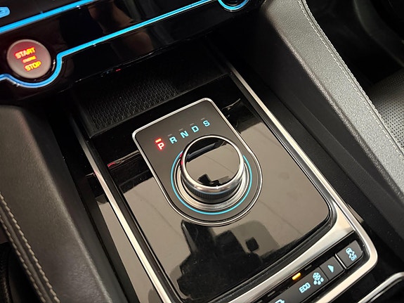 Jaguar F-PACE 23 of 30