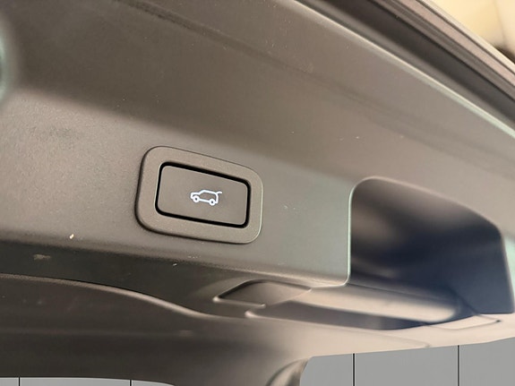Jaguar F-PACE 30 of 30
