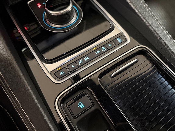 Jaguar F-PACE 24 of 30