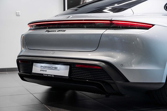 Porsche Taycan 8 of 30