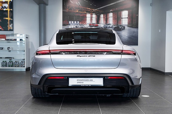 Porsche Taycan 5 of 30