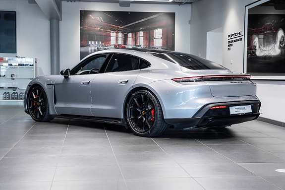 Porsche Taycan 3 of 30