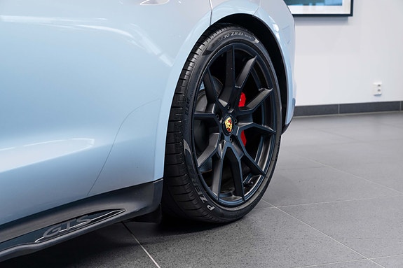 Porsche Taycan 19 of 30