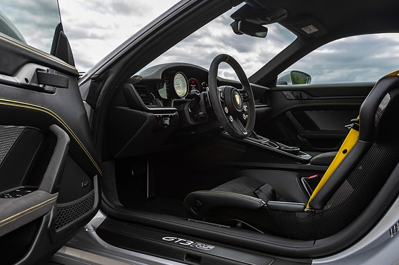 Porsche 911 GT3 RS 28 of 30