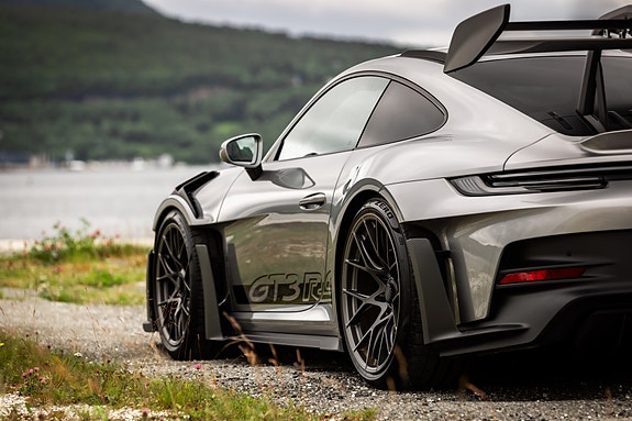 Porsche 911 GT3 RS 12 of 30