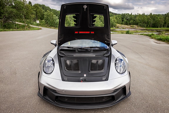 Porsche 911 GT3 RS 24 of 30