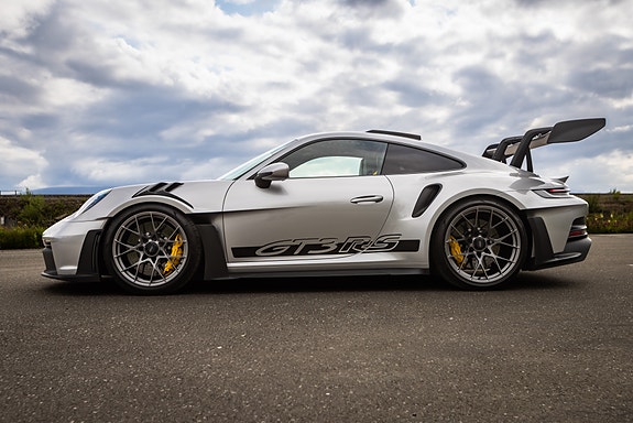 Porsche 911 GT3 RS 18 of 30