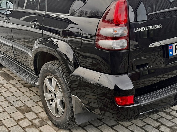 Toyota Land Cruiser 4 of 22