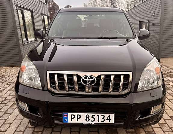 Toyota Land Cruiser 2 of 22