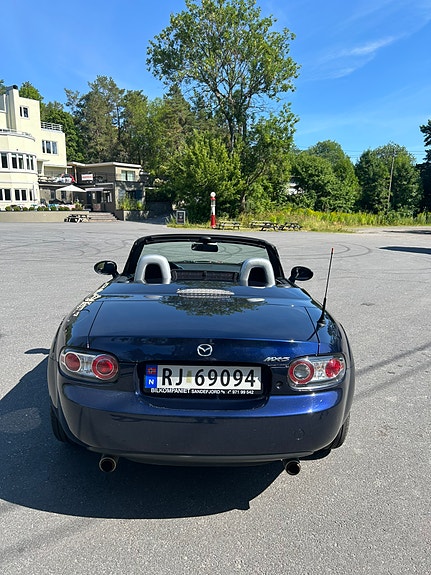 Mazda MX-5 3 of 5