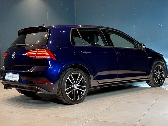 Volkswagen Golf VII 2 of 5