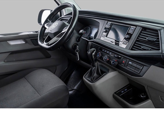 Volkswagen Transporter 10 of 17