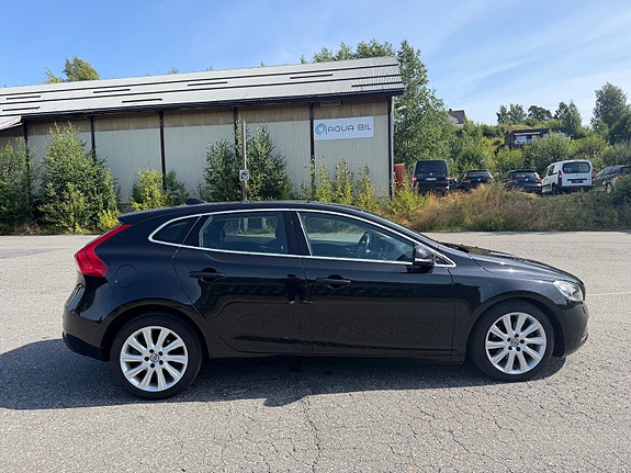 Volvo V40 4 of 19