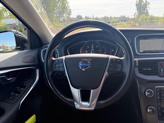 Volvo V40 15 of 19
