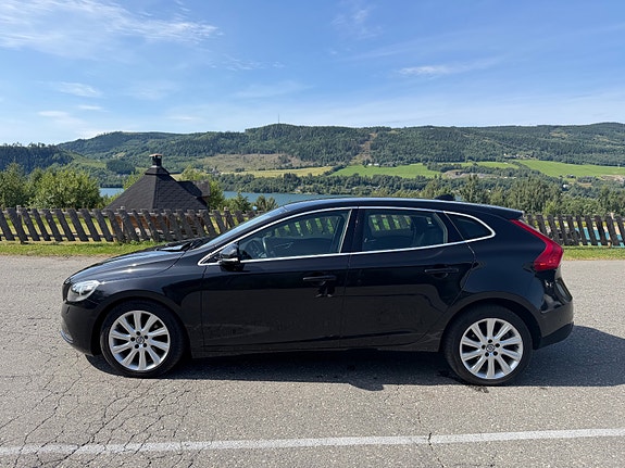 Volvo V40 5 of 19