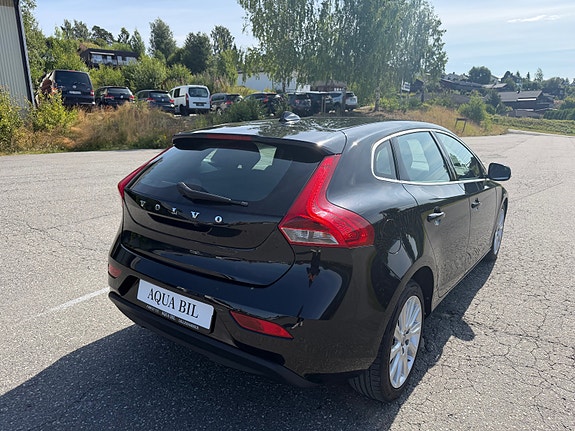 Volvo V40 7 of 19