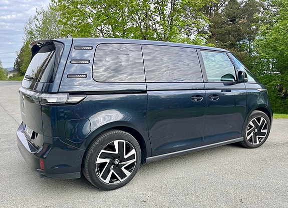 Volkswagen ID. Buzz 3 of 17