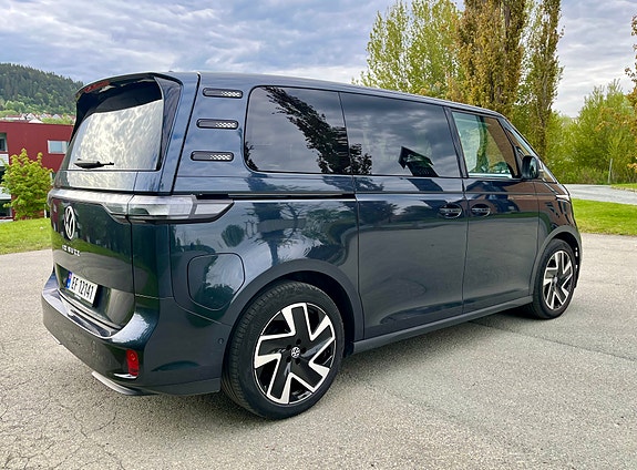 Volkswagen ID. Buzz 4 of 17