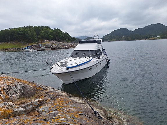 Viksund 360 Flybridge 2007 | Volvo Penta D6-435 | Aksling | Baug/aktertrøster 3 of 5