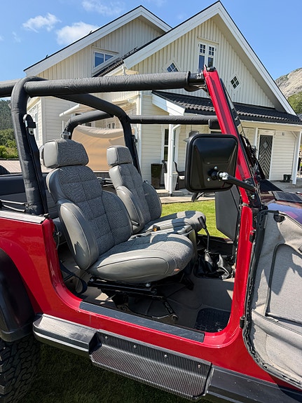 Jeep Wrangler 5 of 27