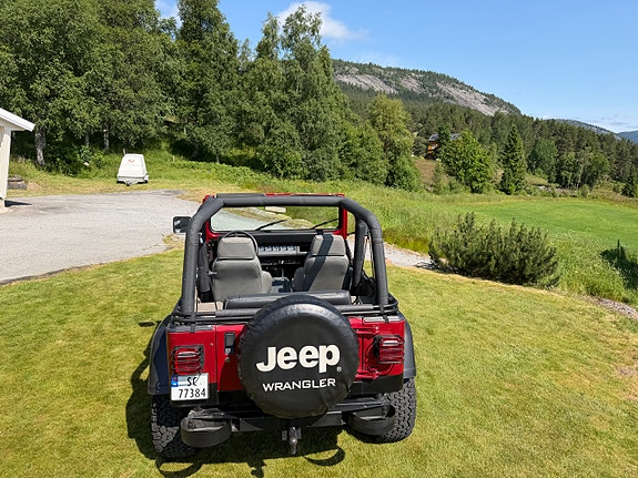 Jeep Wrangler 6 of 27