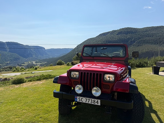 Jeep Wrangler 2 of 27