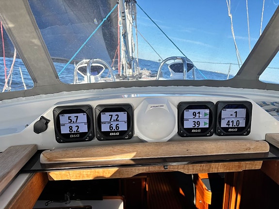 Flott Arcona 410 - Hybrid - premium performance cruiser 19 of 30