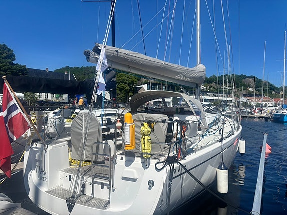 Flott Arcona 410 - Hybrid - premium performance cruiser 16 of 30