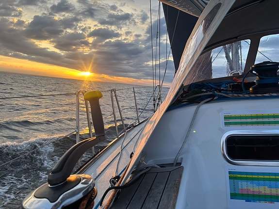 Flott Arcona 410 - Hybrid - premium performance cruiser 14 of 30