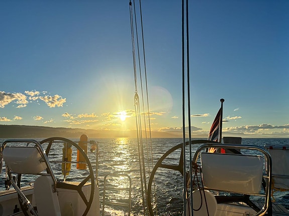 Flott Arcona 410 - Hybrid - premium performance cruiser 17 of 30