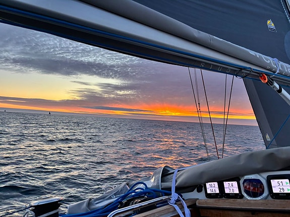 Flott Arcona 410 - Hybrid - premium performance cruiser 26 of 30