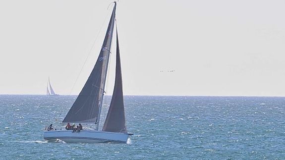Flott Arcona 410 - Hybrid - premium performance cruiser 2 of 30