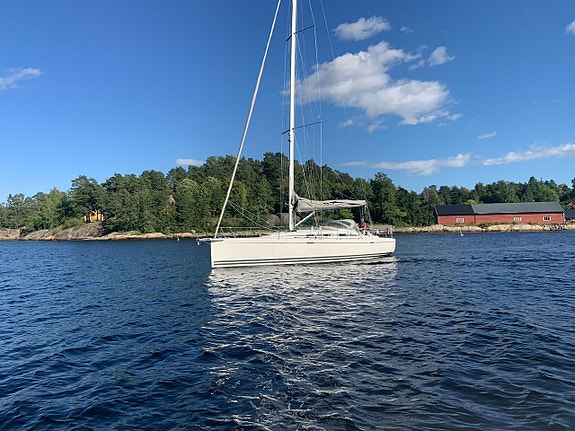 Flott Arcona 410 - Hybrid - premium performance cruiser 6 of 30