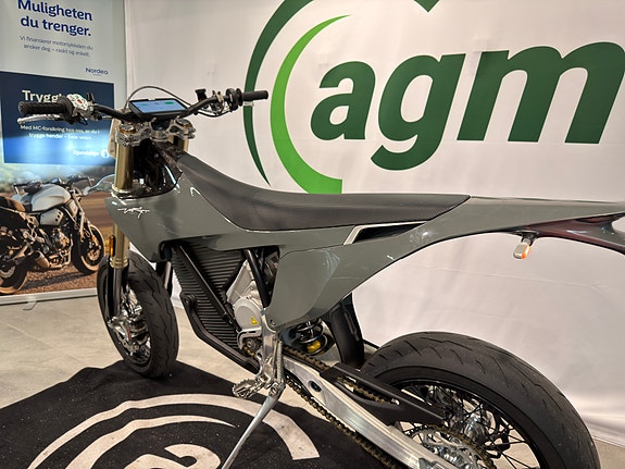 Stark VARG SM Supermoto ALPHA 80 HK - Prøvekjør hos oss i Oslo 3 of 8