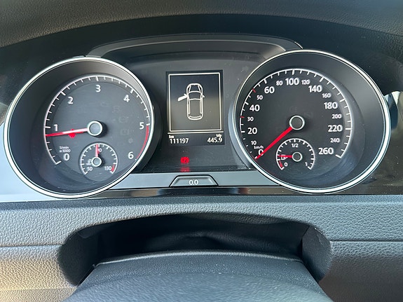Volkswagen Golf VII 9 of 30