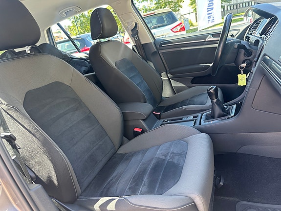 Volkswagen Golf VII 22 of 30