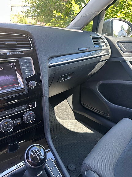 Volkswagen Golf VII 15 of 30
