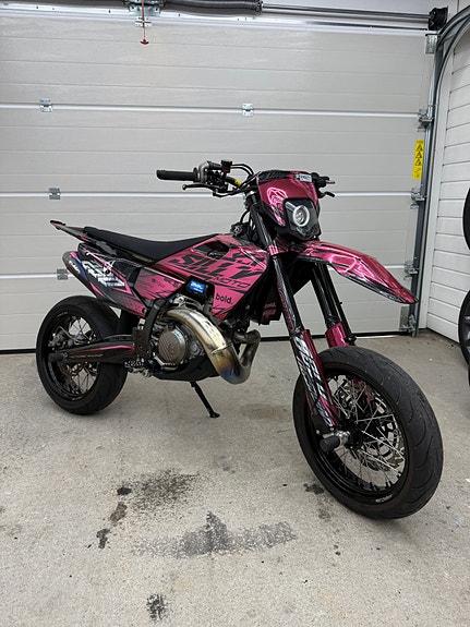 Husqvarna TE 250 2 of 18