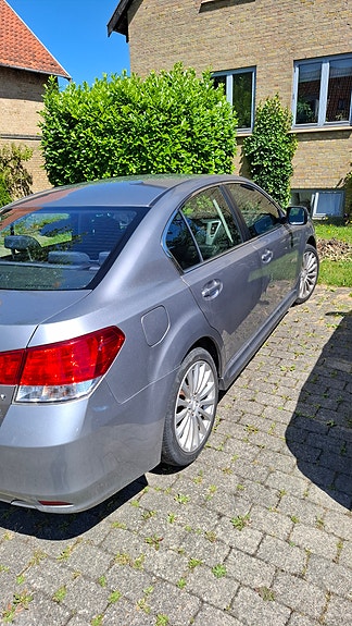 Subaru Legacy 5 of 5
