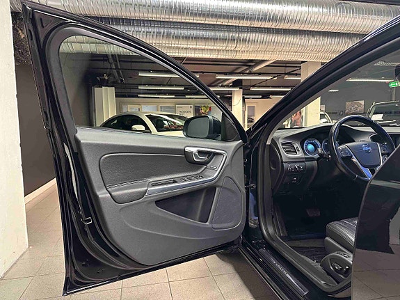 Volvo V60 22 of 30