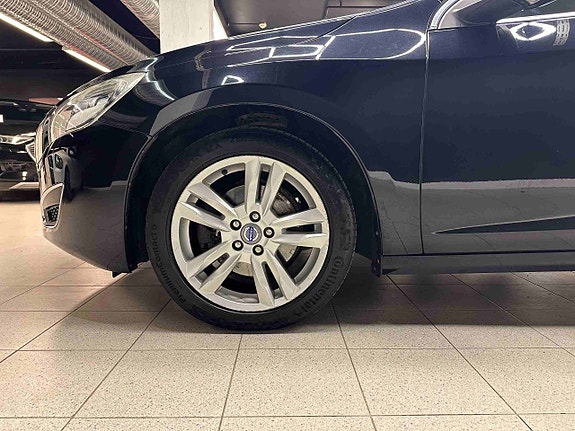 Volvo V60 3 of 30