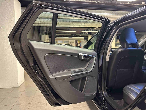 Volvo V60 25 of 30