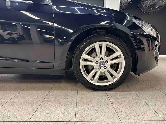 Volvo V60 9 of 30