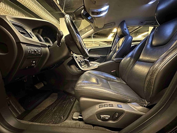 Volvo V60 23 of 30